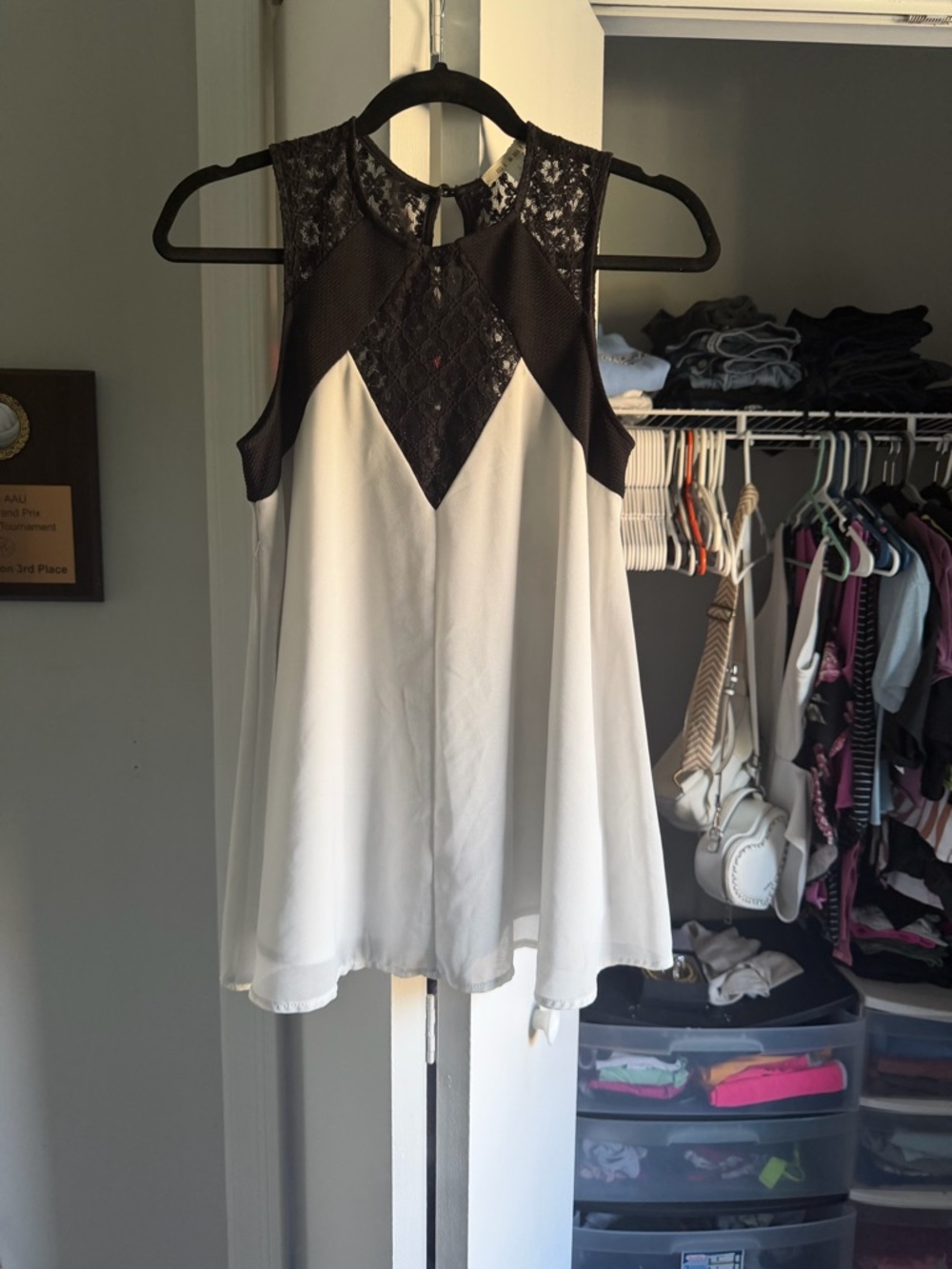 miami Black and White Lace Yoke Sleeveless Tank